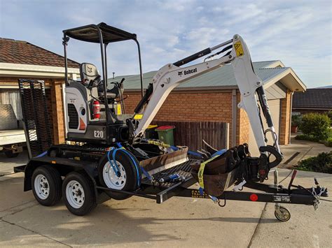 Mini excavator hire 